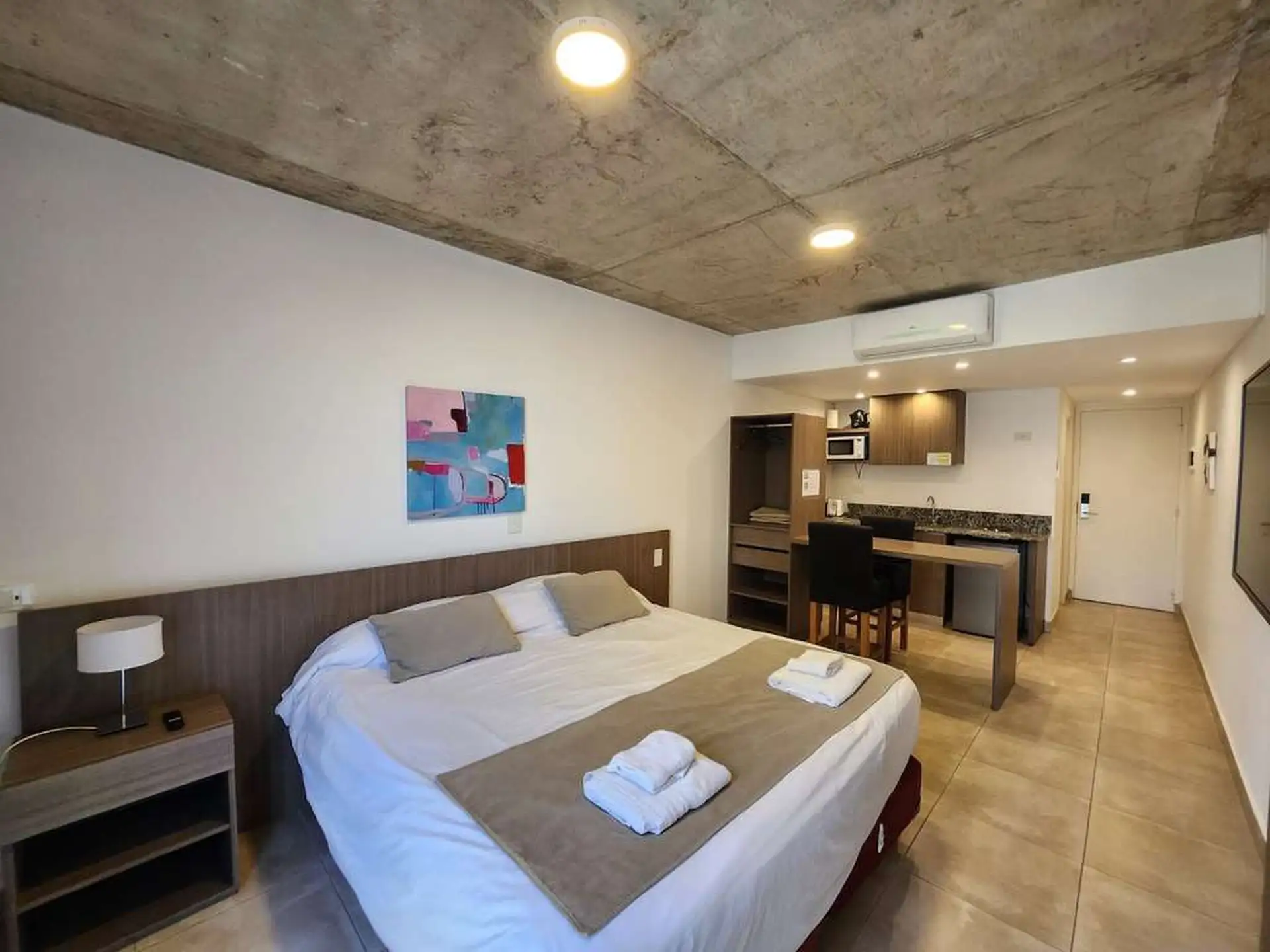 DEPARTAMENTO "LA MORADA" - RIVADAVIA 735, PISO 2